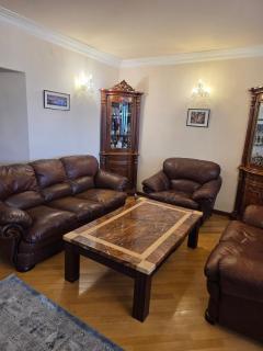 Home Away from Home Large Family Stay 3 Baths - 9