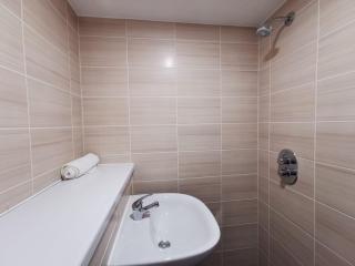 Modern 2-Bedroom Apartment - Liverpool Dockside Near Albert Dock - 2