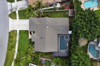 Elegant, 4 BDR house with a pool and BBQ - 5