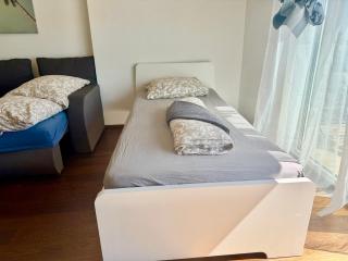 80 m2 Apartment with Balcony & Free Parking - 4