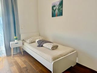 80 m2 Apartment with Balcony & Free Parking - 3