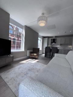 Studio 4 - 8