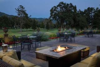 2BR near Wineries Golf Course View Parking - 1