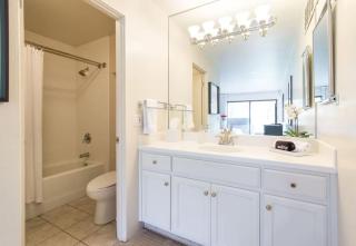 2BR Napa Getaway Side-by-Side Condos Golf View - 3