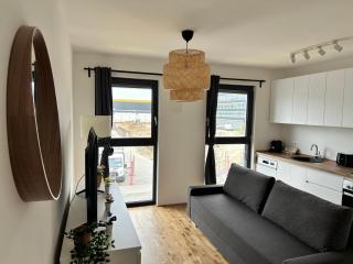 Modern Aparment with Terrace & Free Parking - Near Metro - 5