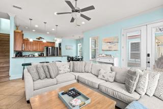 Mins from Beach Sleeps 17 Outdoor Seating - 4