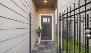 Rooftop Retreat near Downtown, NRG & Med Center - 2