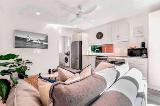 Private Modern Bungalow - Separate Entry - 6