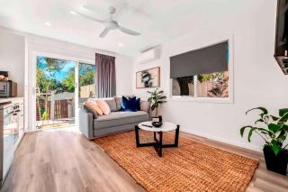 Private Modern Bungalow - Separate Entry - 4