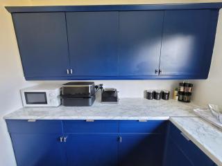 Spacious 2-Bedroom Family Friendly Retreat - 1