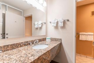 Governors Inn Hotel - 7
