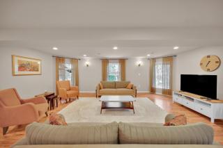 Modern Basement Suite of Fairfax - 0