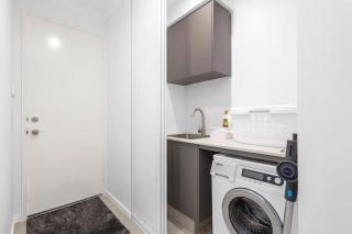 Modern 3BR Retreat Scarborough Karrinyup - 2