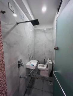 Hotel panchi pride in prabaat couraha bhopal nearby mrf tyer - 6