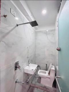 Hotel panchi pride in prabaat couraha bhopal nearby mrf tyer - 4