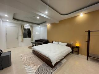 Villi Old Quarter Homestay - 3