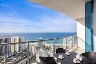 Chevron Renaissance Private Apartments - Q Stay - 5