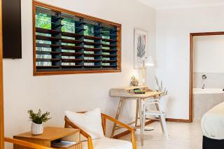 Latitude 17 Suite 1 - 2