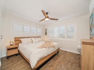 Coastal Comfort with a Private Spa Retreat - 6