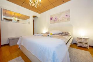 Chiara's Home - Happy Rentals - 6