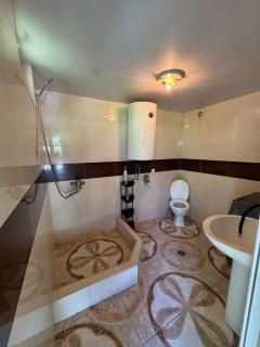 Madisha's Guesthouse - 4