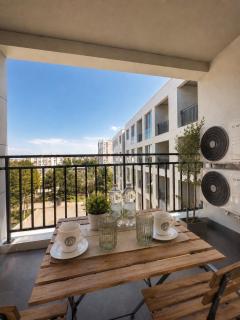 Six StarS 1BR Modern Apartment 6 mins to Centre - 6