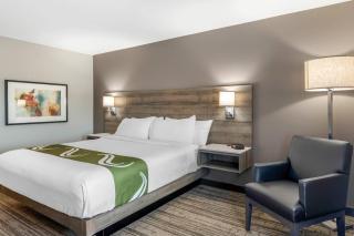 Amsterdam Inn & Suites, an Ascend Collection Hotel - 7