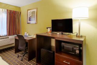 Quality Inn Plainfield I-395 - 2