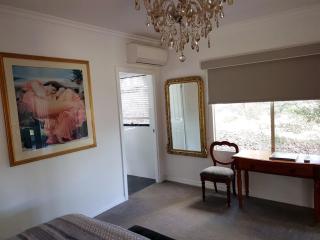 Lake View Cottage - 2