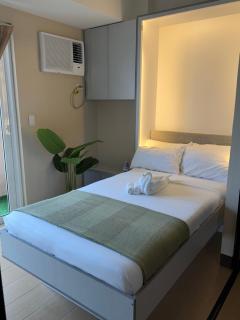 Sunset View in Venice Grand Canal Mall Suite, Pet Friendly, Walking distance to Venice Mall, 5 mins away to BGC - 6