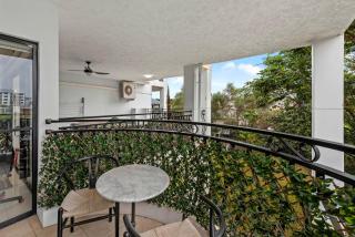 Spacious 2BR Apt with WiFi, Parking, BBQ & Balcony - 4