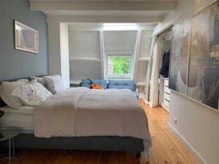 3story-Canal-House-near-Utrecht-and-Amsterdam-in-Maarssen-aan-de-Vecht-with-AC - 4