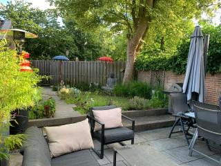 Luxurious-3-story-Canal-House-near-Utrecht-and-Amsterdam-in-Maarssen-aan-de-Vecht-with-AC - 2