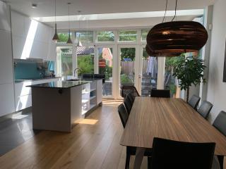 Luxurious-3-story-waterfront-Canal-House-near-Utrecht-and-Amsterdam-in-Maarssen-with-AC - 4