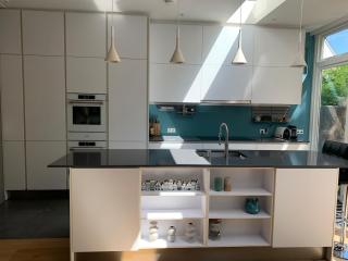 Luxurious-3-story-Canal-House-near-Utrecht-and-Amsterdam-in-Maarssen-aan-de-Vecht-with-AC - 3