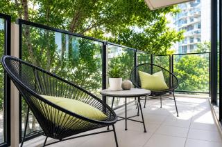 Modern Docklands by Ready Set Stay - 6