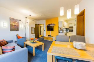 Residenz Meeresbrandung10 mit verglastem Balkon mit Meerblick , Einbauküche mit Geschirrspüler ,2 x TV,Schwimmbad, Sauna , reservierter Stellplatz , Wlan ! - 8