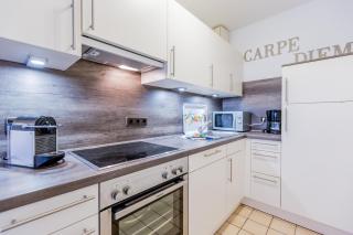 Residenz Meeresbrandung10 mit verglastem Balkon mit Meerblick , Einbauküche mit Geschirrspüler ,2 x TV,Schwimmbad, Sauna , reservierter Stellplatz , Wlan ! - 7