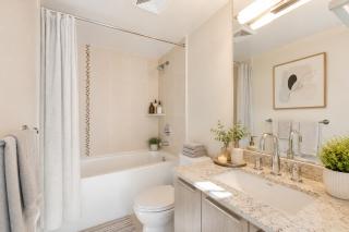 1BR in Yaletown Walk to Stadiums and Seawall Canada Line Steps Away - 2