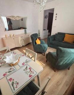 Cozy Family Apartment - 5