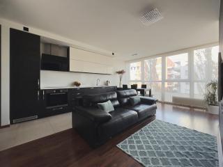 25C Apartment free parking & self check in - 8