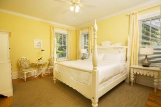Weatherstation Inn Circa 1911 - Key West - 7