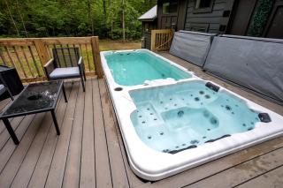 Scenic Mountain Cabin with Lake Access and Waterfall Views near South Cumberland State Park Tennessee - 8