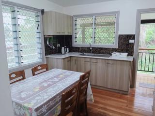 A 2 bedroom cozy unit upstairs at Jackson Ridge - 2