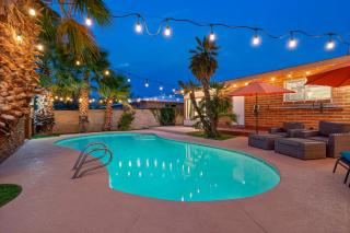 Casa Serena Pool Spa Putting Green & Yoga Room - 1