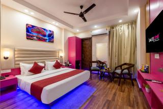 Hotel Angel Pink Premium Behind Radisson Blu Hotel - 8