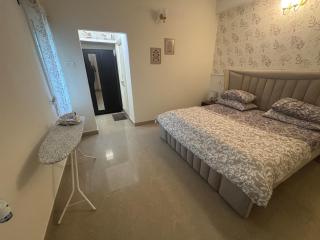 Cozy 3BHK in Banjara Hills - 8