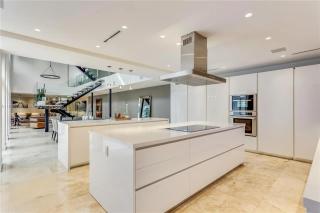 Villa Roxi, Chic 5BR Hideaway with Pool in Coconut Grove - 7