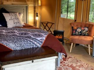 Fabulous Vermont Glamping Getaway on a Farm - 6