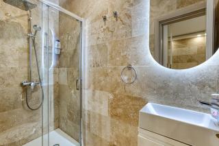 Modern Seafront Penthouse with views of Valletta - 7